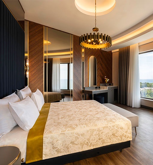 Crown Signature Suite